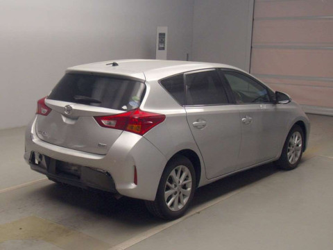 2012 Toyota Auris NZE181H[1]