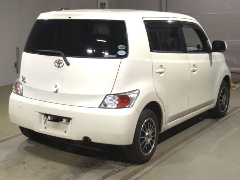 2010 Toyota bB QNC20[1]