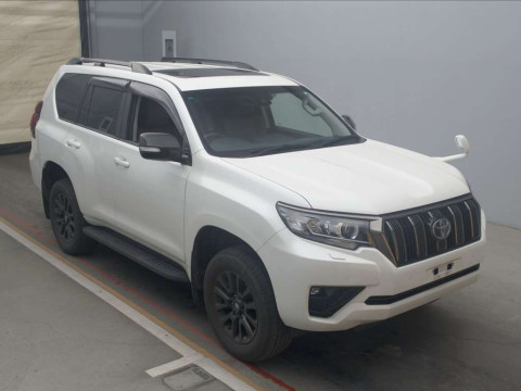 2021 Toyota Land Cruiser Prado TRJ150W[2]