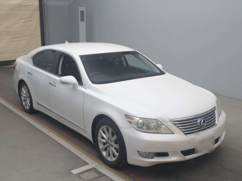 2010 Lexus LS USF40[2]