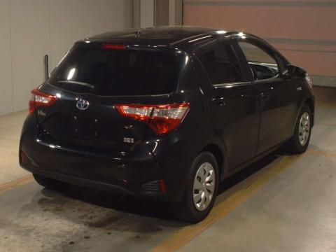 2017 Toyota Vitz NHP130[1]