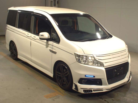 2010 Honda Step WGN Spada RK5[2]