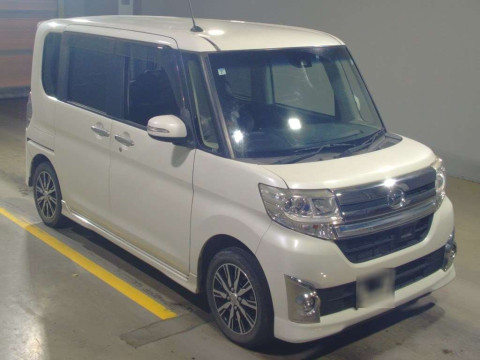 2015 Daihatsu Tanto Custom LA600S[1]