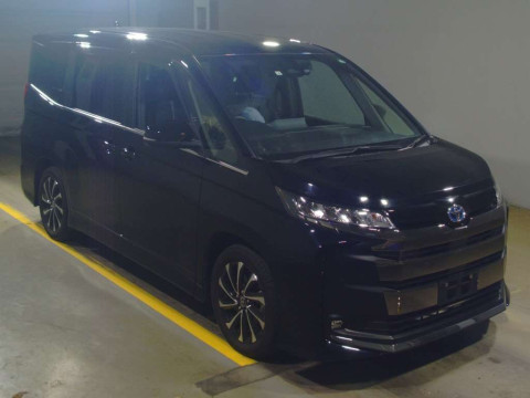 2022 Toyota Noah ZWR90W[2]