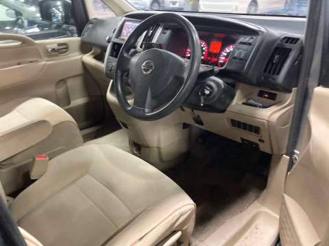 2010 Nissan Serena C25[2]