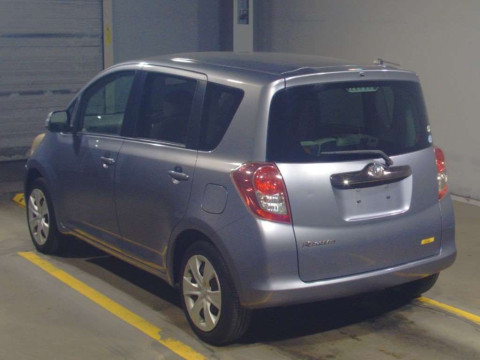 2009 Toyota Ractis SCP100[1]