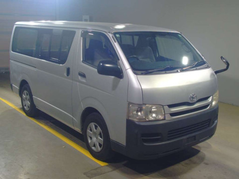 2009 Toyota Regiusace Van TRH200V[2]