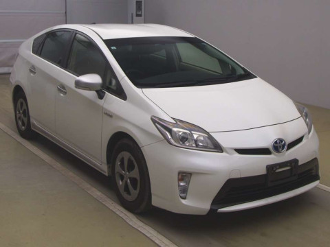 2013 Toyota Prius ZVW30[1]