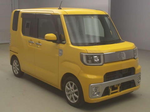 2016 Daihatsu Wake LA700S[1]