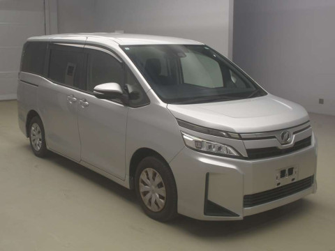 2017 Toyota Voxy ZRR80G[1]