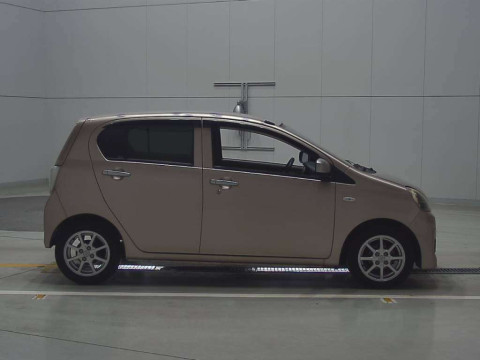 2014 Daihatsu Mira es LA300S[2]