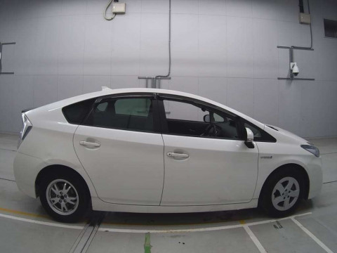 2010 Toyota Prius ZVW30[2]