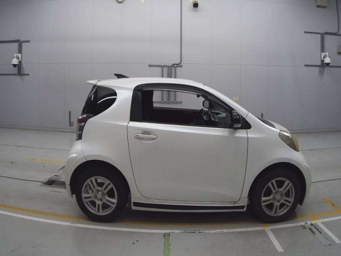 2009 Toyota iQ KGJ10[2]