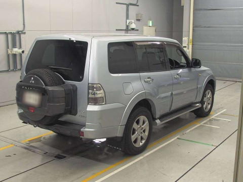 2010 Mitsubishi Pajero V93W[1]