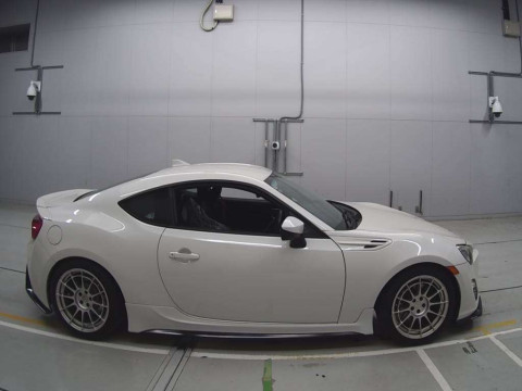 2015 Toyota 86 ZN6[2]