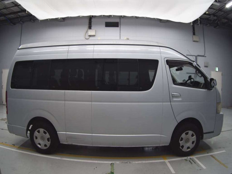 2005 Toyota Hiace Wagon TRH229W[2]