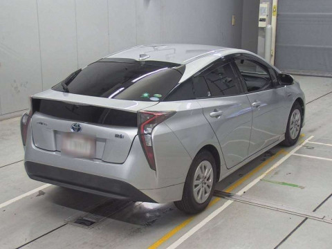 2016 Toyota Prius ZVW50[1]