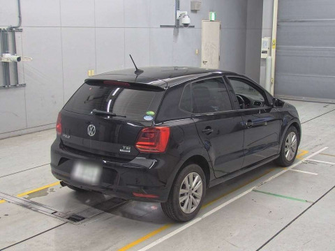 2017 Volkswagen Polo 6RCJZ[1]