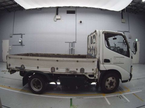 2006 Toyota Dyna Truck XZU306[2]