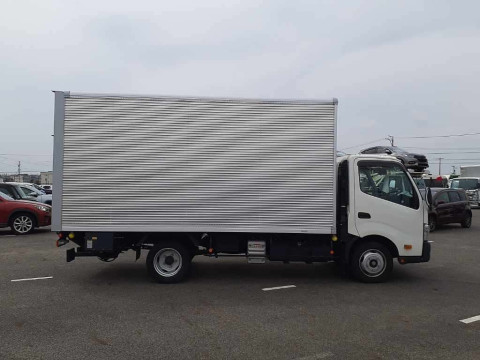 2022 Toyota Dyna Truck XZU710[2]