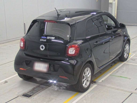 2016 Smart fortwo 453042[1]