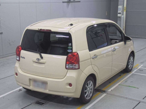 2014 Toyota Porte NCP141[1]