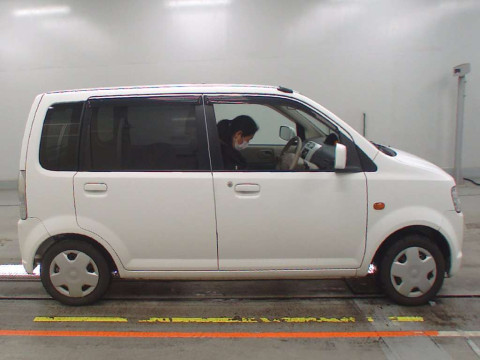 2011 Mitsubishi eK Wagon H82W[2]