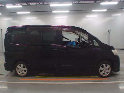 2010 Nissan Serena CC25[2]