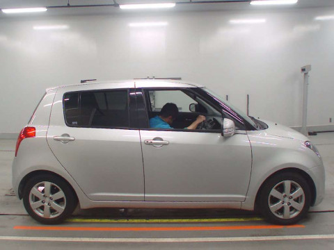 2008 Suzuki Swift ZC71S[2]