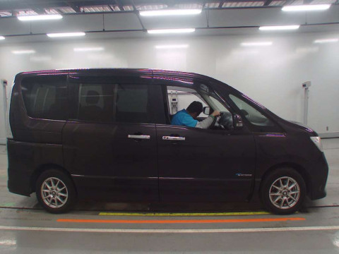 2013 Nissan Serena HFC26[2]