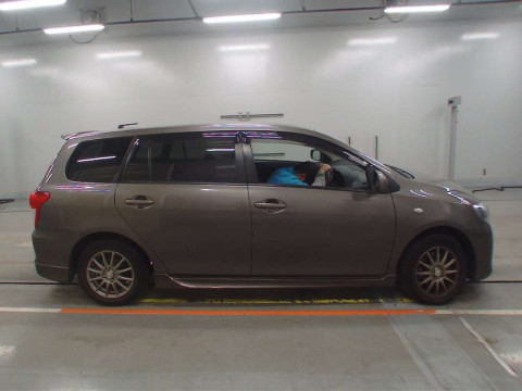 2010 Toyota Corolla Fielder NZE141G[2]