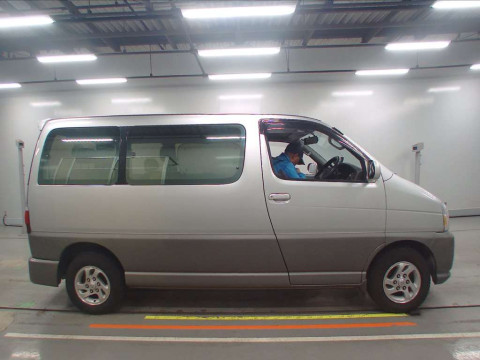 1999 Toyota Regius Van RCH41W[2]