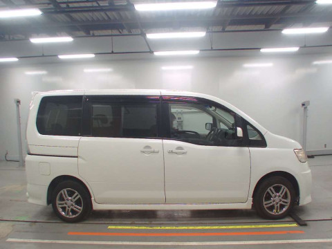 2005 Nissan Serena NC25[2]