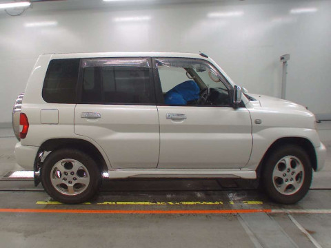 2005 Mitsubishi Pajero iO H77W[2]