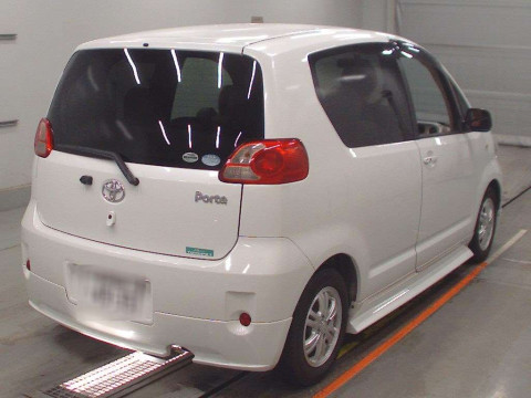 2004 Toyota Porte NNP11[1]