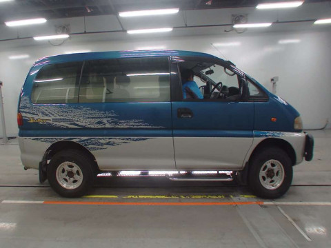 1997 Mitsubishi Delica Spacegear PE8W[2]