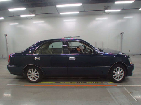 2000 Toyota Crown Majesta UZS171[2]