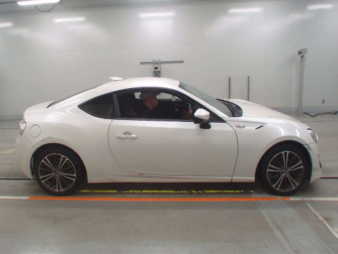 2012 Toyota 86 ZN6[2]