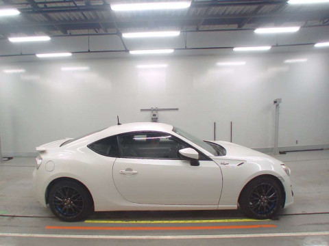 2012 Toyota 86 ZN6[2]