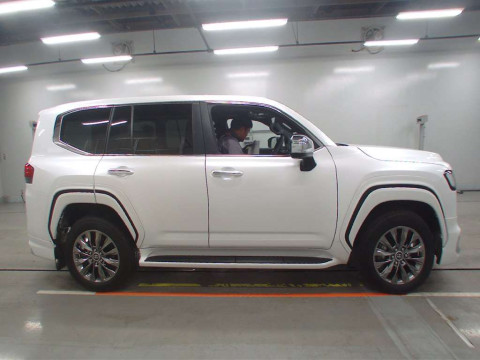 2024 Toyota Land Cruiser FJA300W[2]