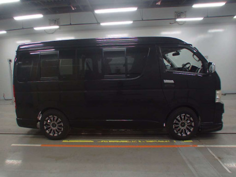 2011 Toyota Hiace Wagon TRH214W[2]