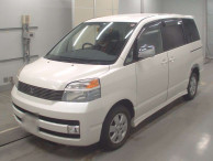 2002 Toyota Voxy