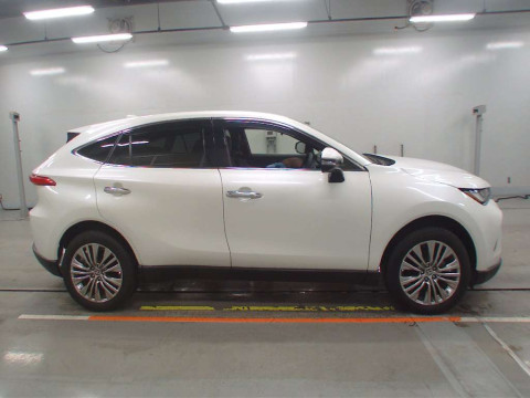 2022 Toyota Harrier Hybrid AXUH85[2]