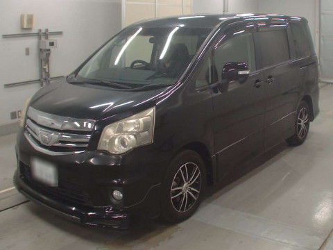 2013 Toyota Noah ZRR70W[0]