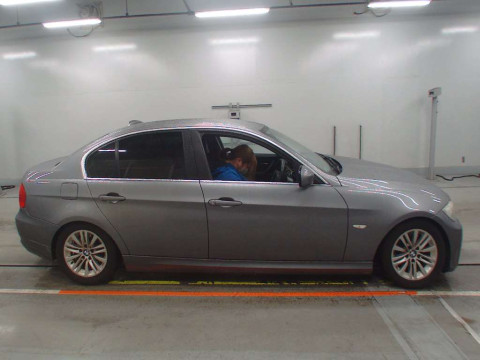 2011 BMW 3 Series PH25[2]