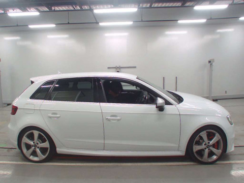 2016 Audi RS3 Sportback 8VCZGF[2]