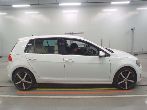 2015 Volkswagen Golf AUCJZ[2]