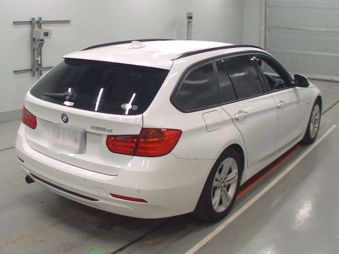 2013 BMW 3 Series 3D20[1]