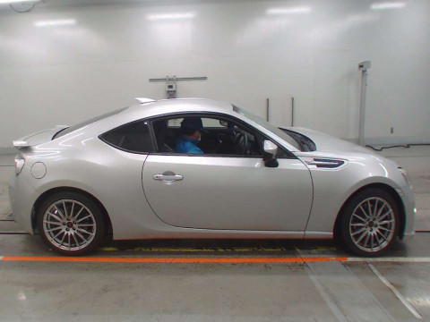 2013 Subaru BRZ ZC6[2]