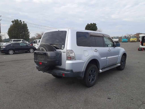 2007 Mitsubishi Pajero V93W[1]